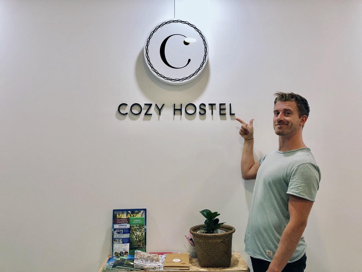 Cozy Hostel Kampong Sembulan Buitenkant foto